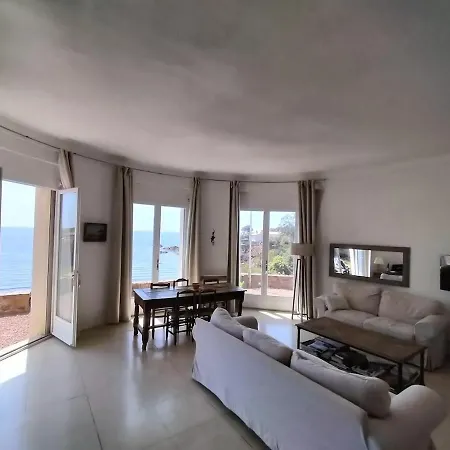 Maison Charmante, Pied Dans L'eau Villa *