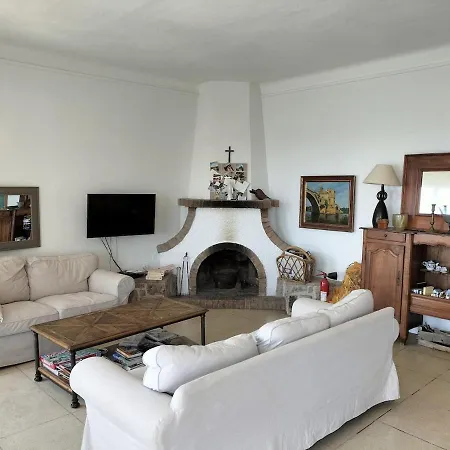 Maison Charmante, Pied Dans L'eau Villa