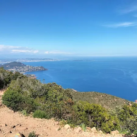 Villa Maison Charmante, Pied Dans L'eau Saint-Raphaël