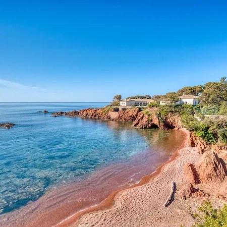 La Flémmardière Dans Crique Paradisiaque Saint-Raphaël