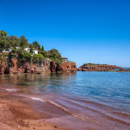 La Flémmardière Dans Crique Paradisiaque Saint-Raphaël