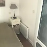 Maison Charmante, Pied Dans L'eau