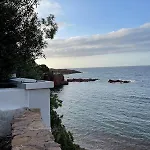 Maison Charmante, Pied Dans L'eau