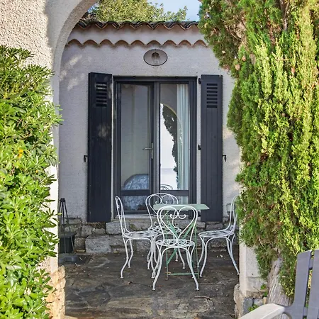 La Flemmardiere Dans Crique Paradisiaque فيلة Saint-Raphaël